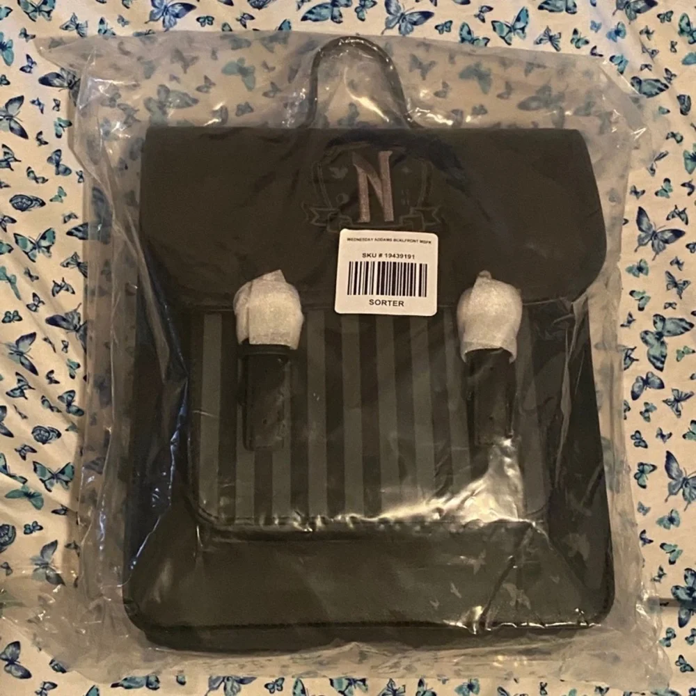 Wednesday Backpack - Picture 5 of 6